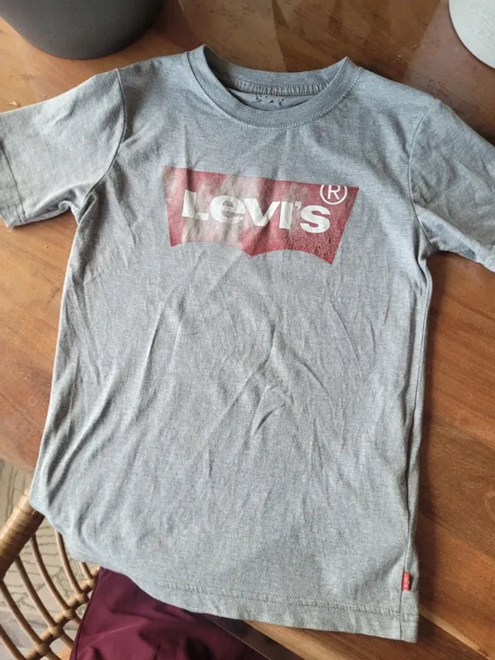 T-shirt levi's