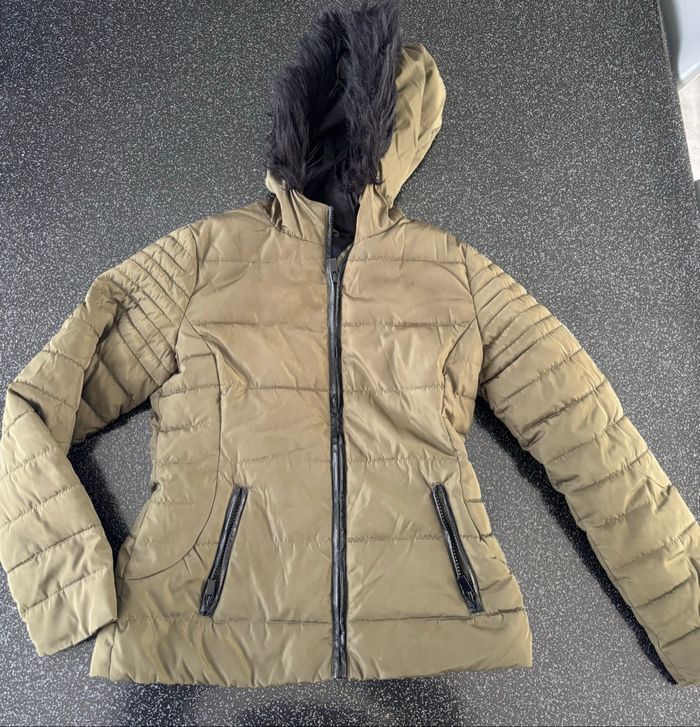 Kiabi - doudoune à capuche cintrée kaki fille 12 ans