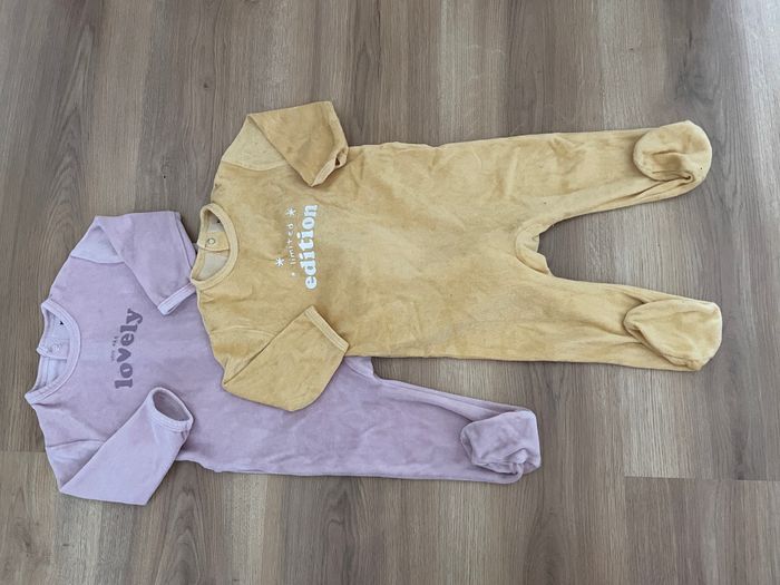 Lot pyjamas 12 mois