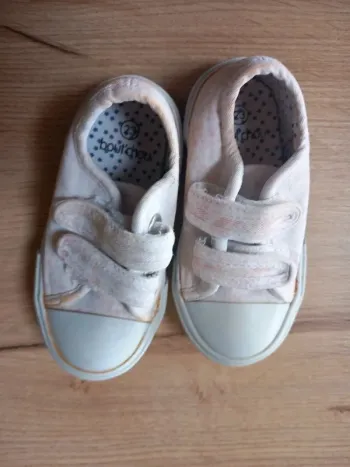 Baskets / Chaussures Enfants Taille 23