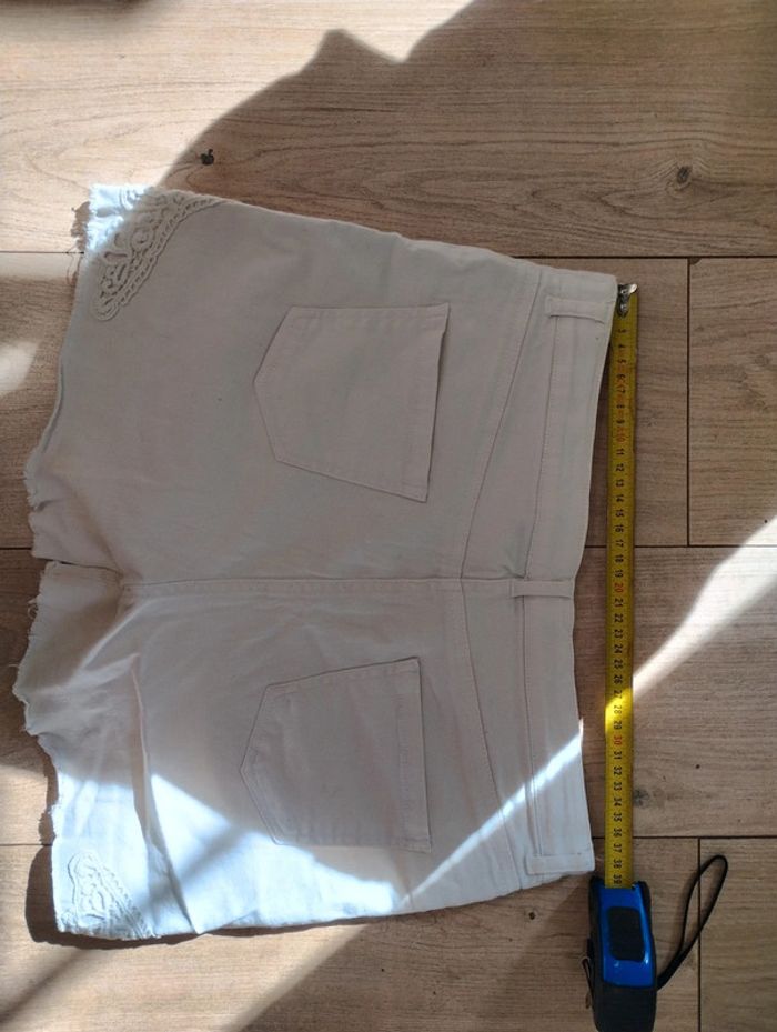 Short blanc Kiabi taille élastique 38 - photo numéro 5