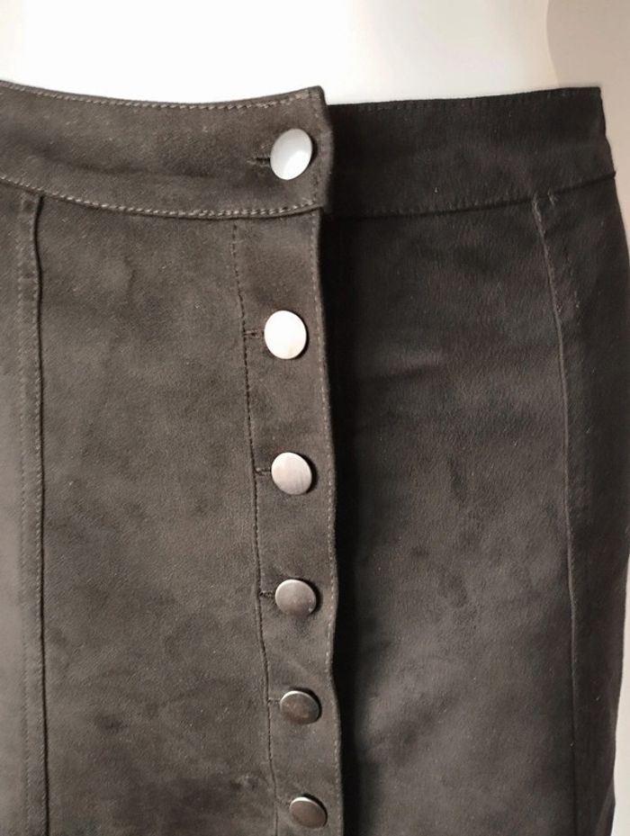 Mini jupe XS Zara noire effet daim - photo numéro 2