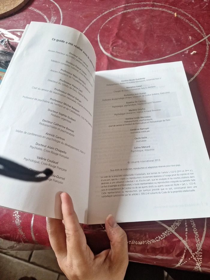 Livre guide je protege mon enfant - photo numéro 8