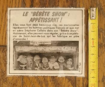 Ancien petit encart plastifié bébête show vintage