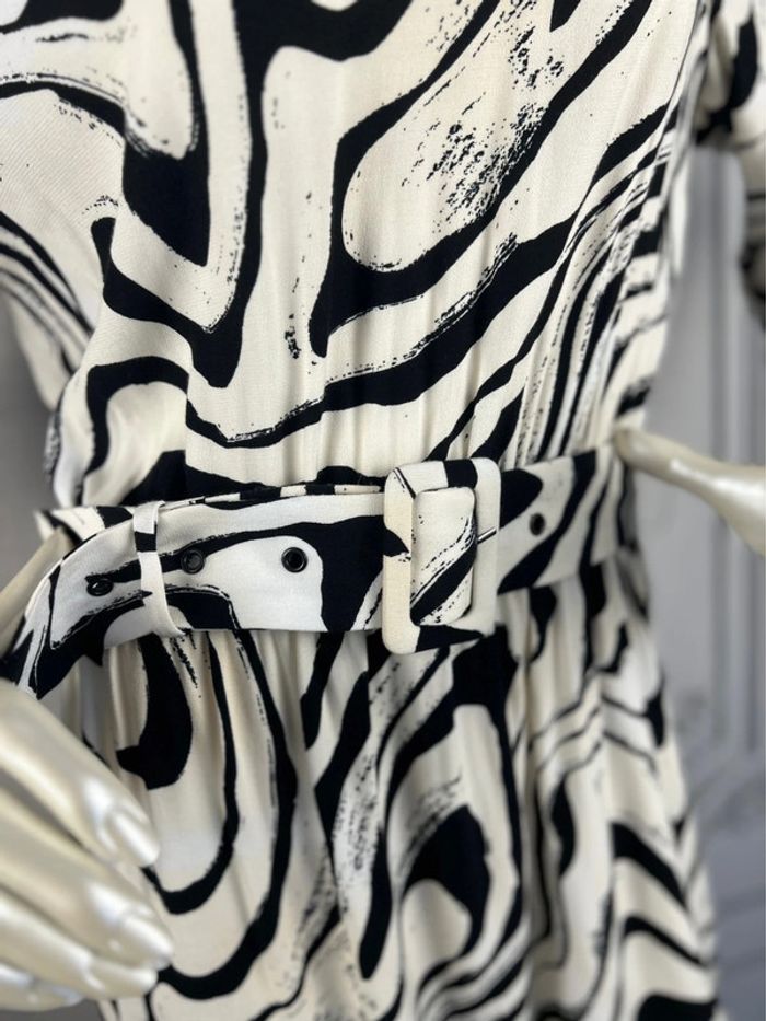 Robe zébrée Fabienne Chapot 38 neuve - photo numéro 4