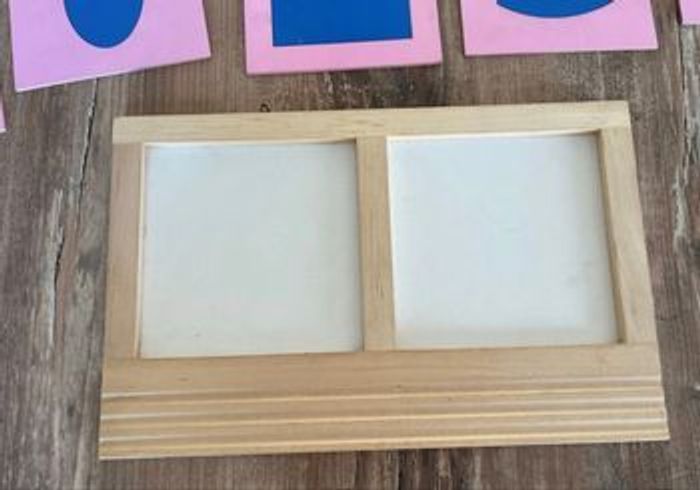 Plateau et formes à dessins Montessori - photo numéro 3
