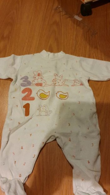 pyjama 3 mois avec chiffres