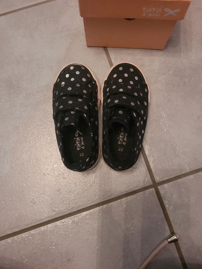 Baskets noir et argent à paillettes et scratchs - photo numéro 4