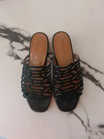 Mules noires Nubuck Tamaris