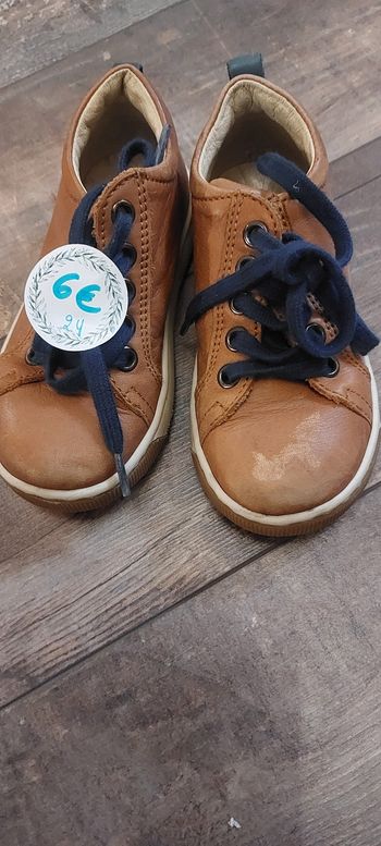 Chaussure en cuir 24