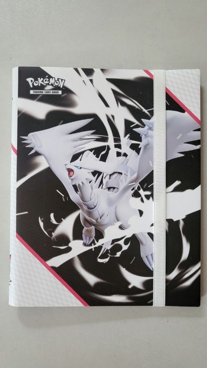 Classeur Pokémon flamme blanche