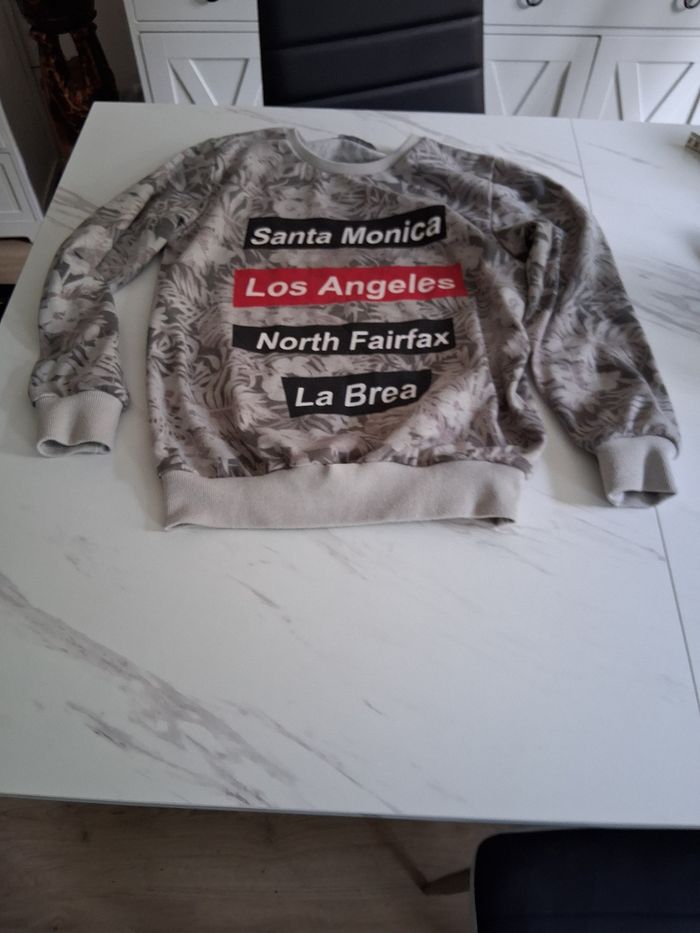 Sweat shirt imprimé gris " t- 10 ans"