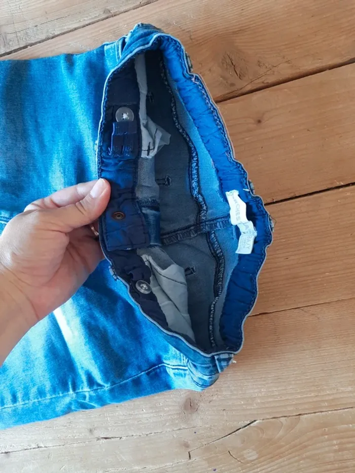 Jeans trouée - photo numéro 4