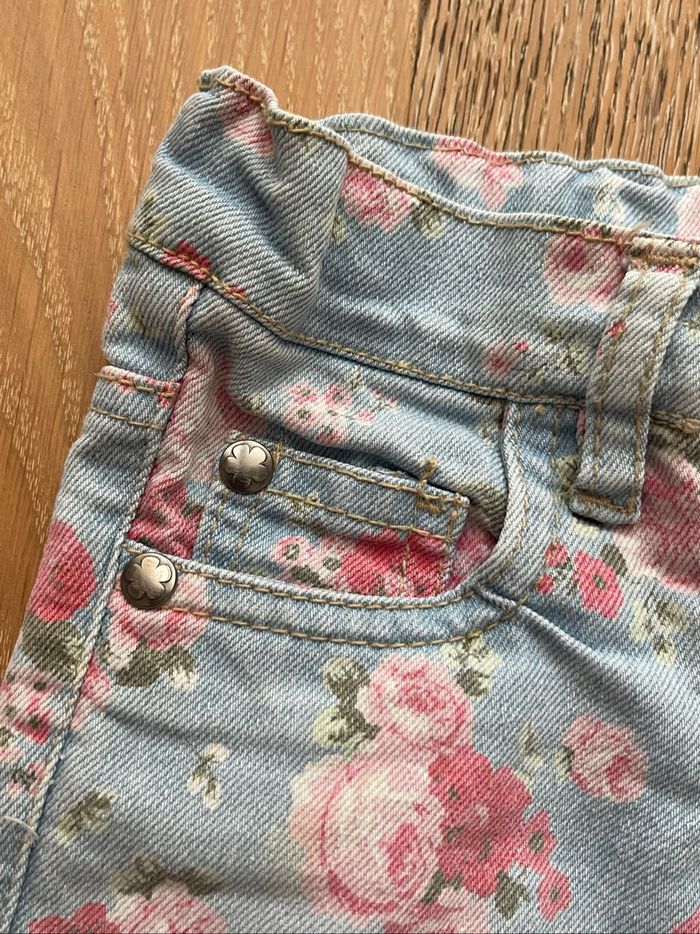 Young Dimension jeans bleu fleuri 12 mois - photo numéro 3