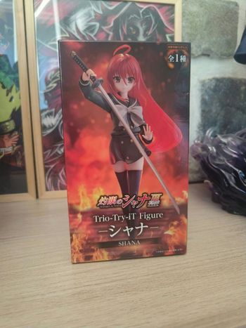 Figurine Shana trio try it