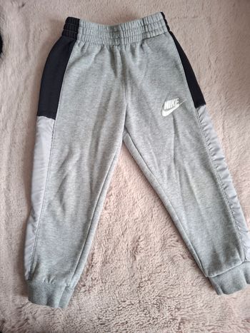 Jogging Nike 3/4 ans gris