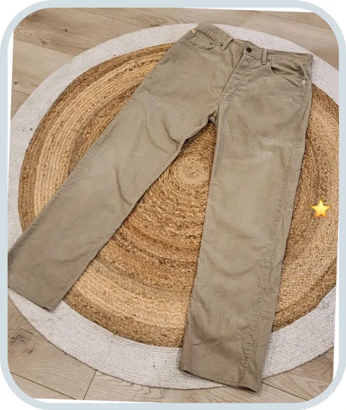 Jean Levi's 551 – Coupe droite vintage – Beige/ Kaki clair - Très bon état - Taille 38/40 - photo numéro 2