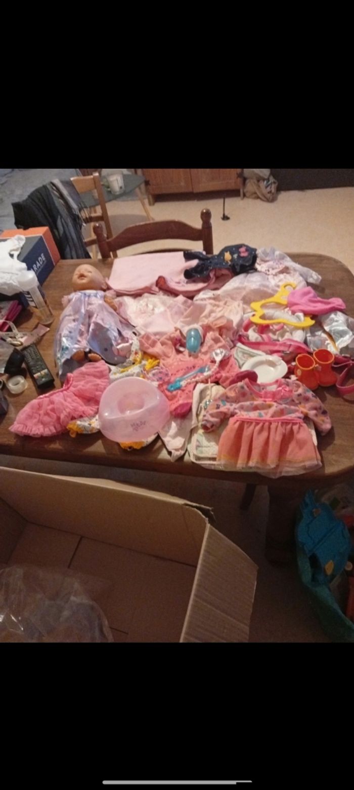 Poupée baby born et nombreux accessoires