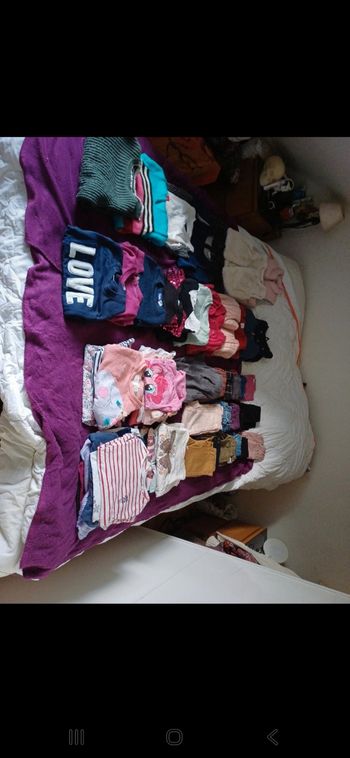 Gros lot fille 8 ans plus de 60 pièces