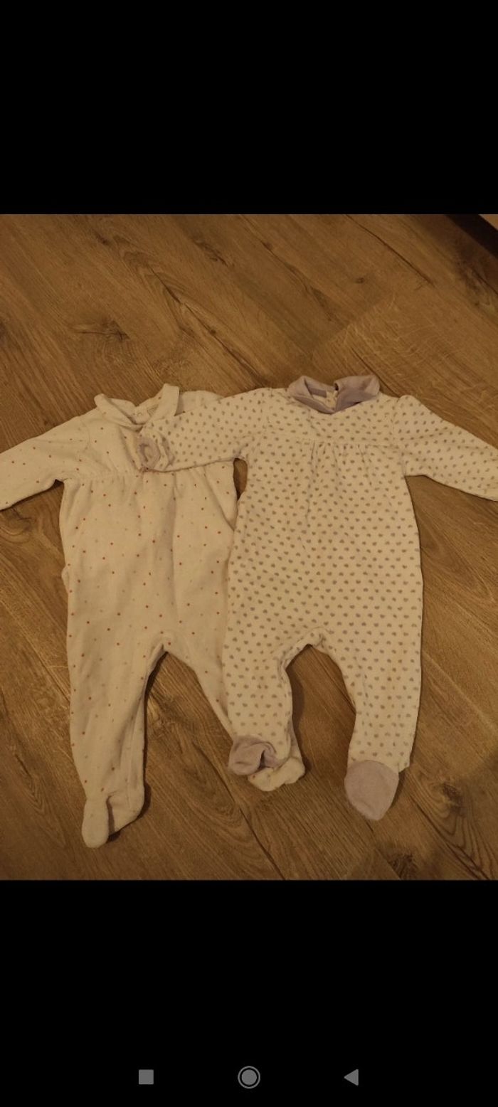 Lot 2 pyjamas en velours taille 6 mois