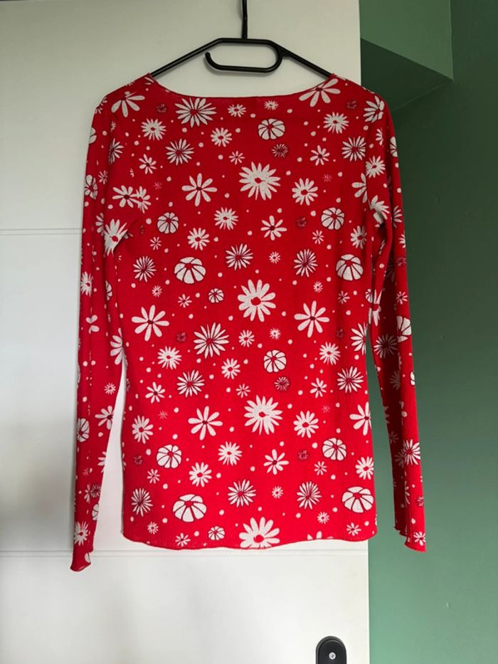 Blouse t-shirt manches longues rouge fleurs - photo numéro 3