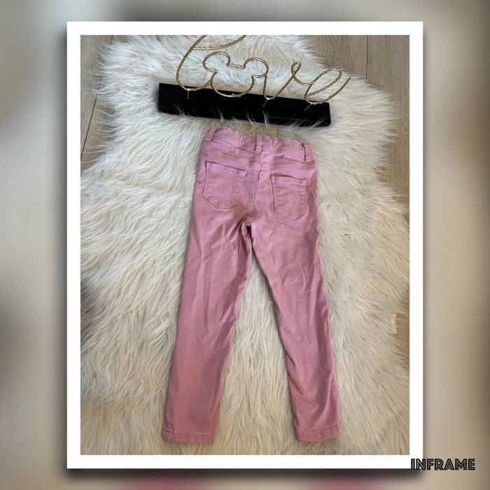 Très beau jeans skinny rose kiabi 🥰 taille 5 ans mais correspond à une taille 4 ans - photo numéro 3