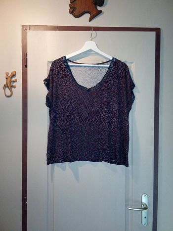 Tee-shirt femme taille L avec motif bleu