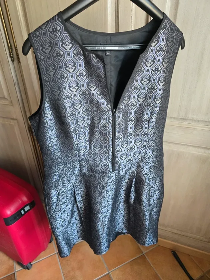 Robe brillante caroll taille 44 - photo numéro 5