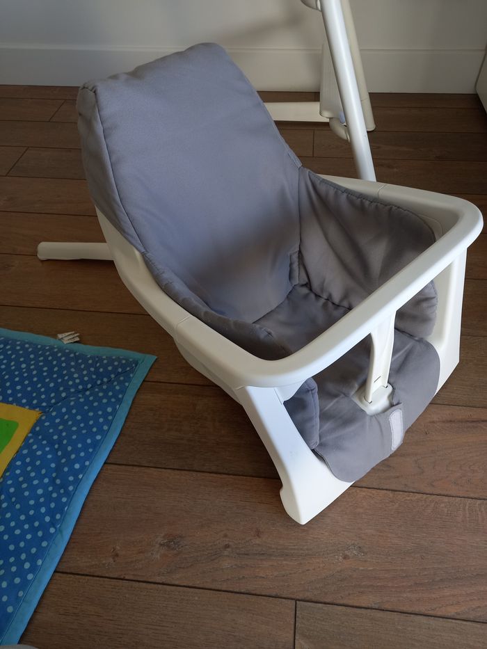 Chaise haute enfant - photo numéro 2