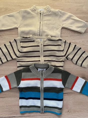Lot 3 gilets à fermeture éclair 6 mois