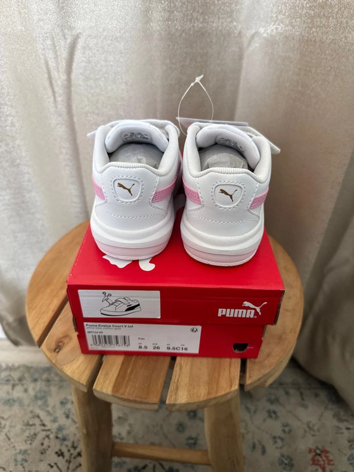 Baskets Puma blanches et roses – Taille 26 neuves - photo numéro 2