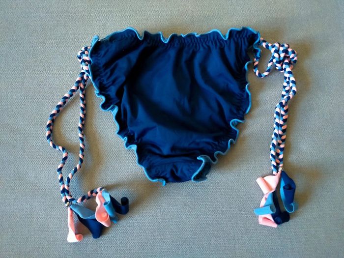 Bas de maillot à volants et broderie – Goldenpoint – Taille 38 - photo numéro 3