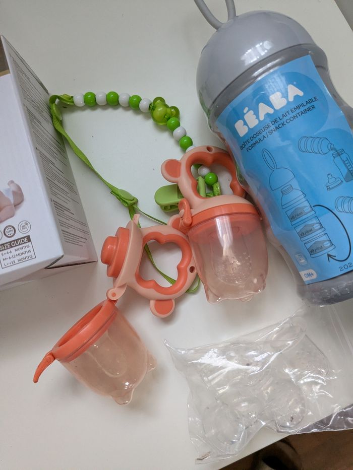 Tétine d alimentation bébé et boîtes doses - photo numéro 2