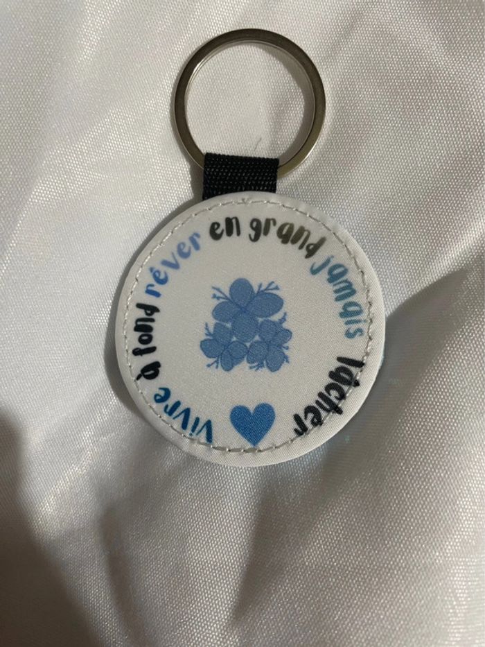 Porte clef bleu