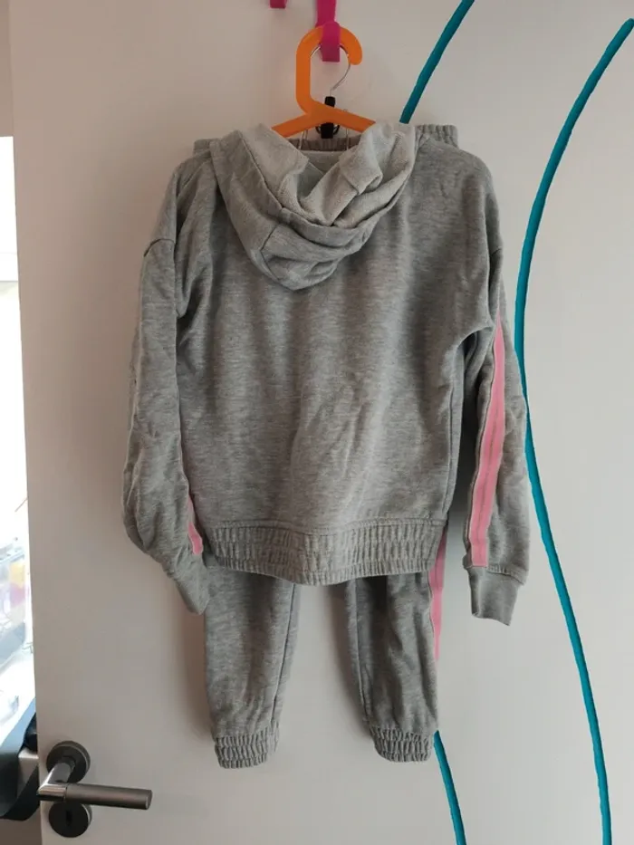 Ensemble jogging - photo numéro 4