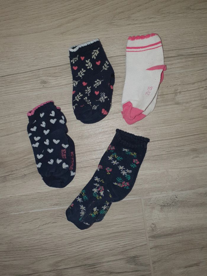 Lot 4 chaussettes fille 23-26