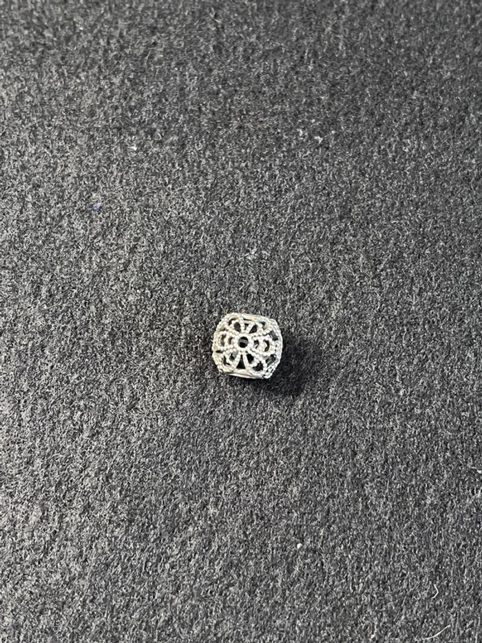 Pandora charm fleur ajouré - photo numéro 3