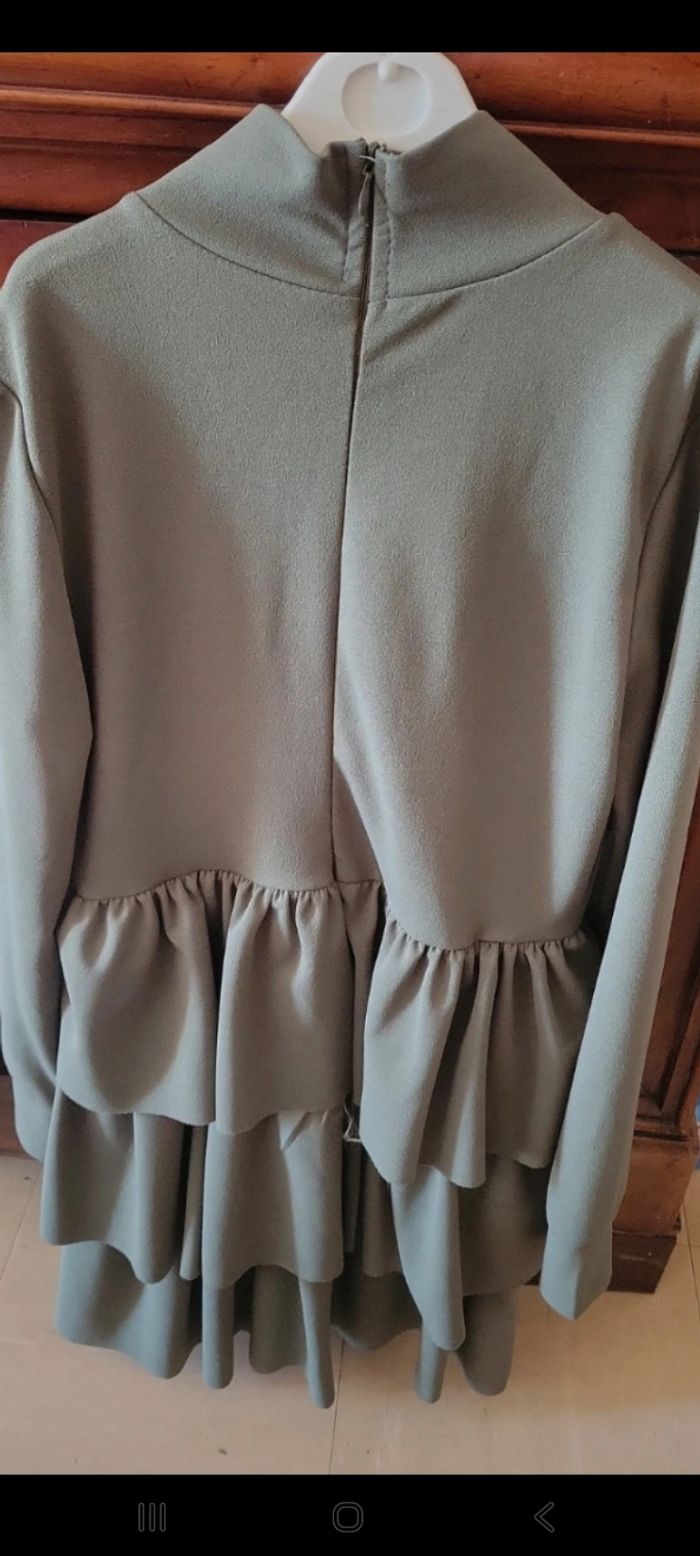 Jolie robe buste - photo numéro 3