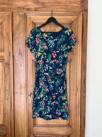 🌺 Robe imprimée tropicale Caroll – Taille 42