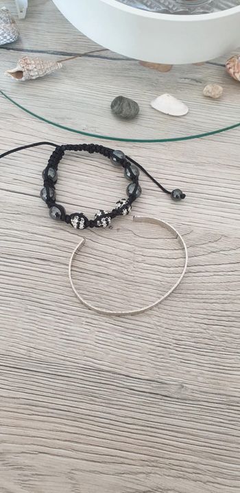 Bracelet perle fantaisie offert un bracelet argenté