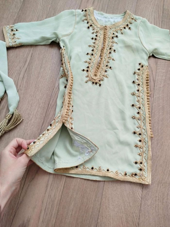 Caftan 9 mois vert très bonne etat - photo numéro 3