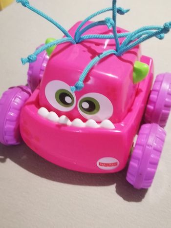 Voiture petit monstre
