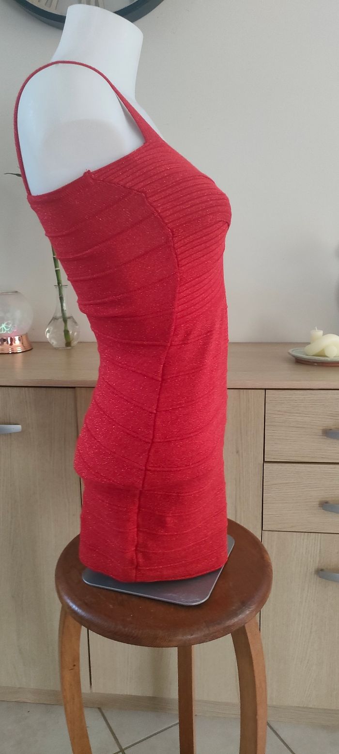 Robe courte rouge - photo numéro 6