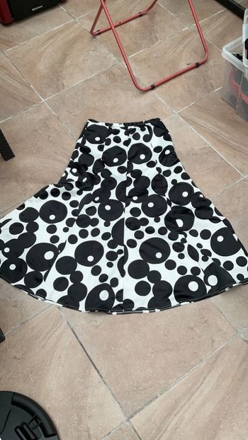 Longue jupe blanc cassé ronds noirs taille 42 (n°29)