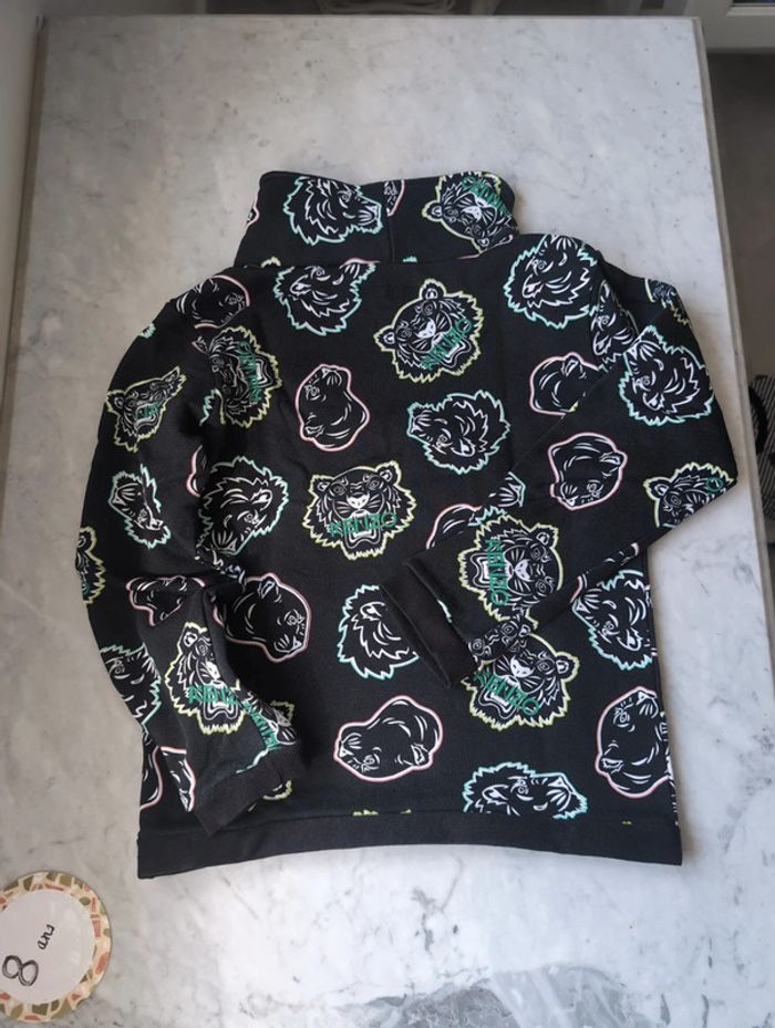 Sweat fait main avec tissu de grande marque - photo numéro 5