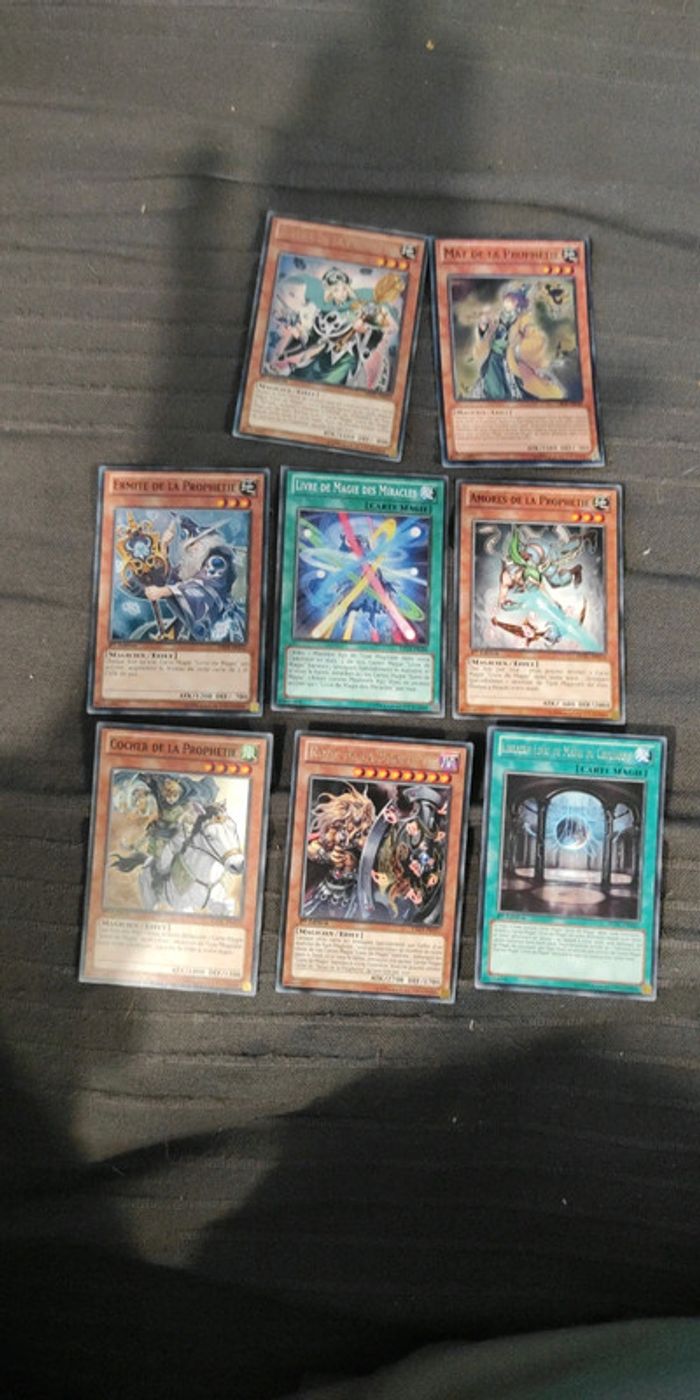 Lot de 8 cartes Yu-Gi-Oh
