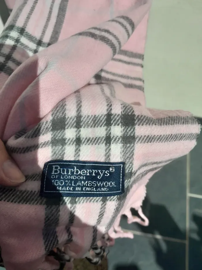 Magnifique écharpe Burberrys of London - Vintage - 100% laine d'agneau - " Legit " - photo numéro 2