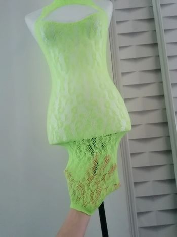Petite robe de plage fluo