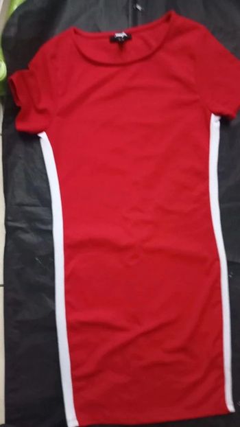 Très jolie robe rouge