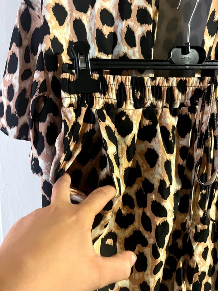 Ensemble veste short leopard taille XL - photo numéro 4